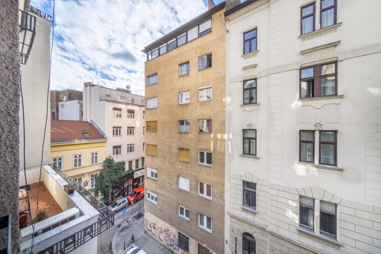 Anastasia 2 Bedrooms Apartment On Vaci Utca Budapest Exterior photo