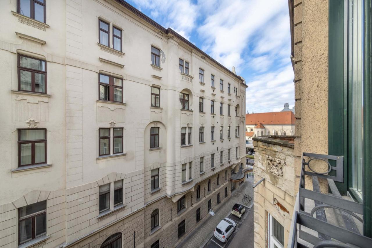 Anastasia 2 Bedrooms Apartment On Vaci Utca Budapest Exterior photo