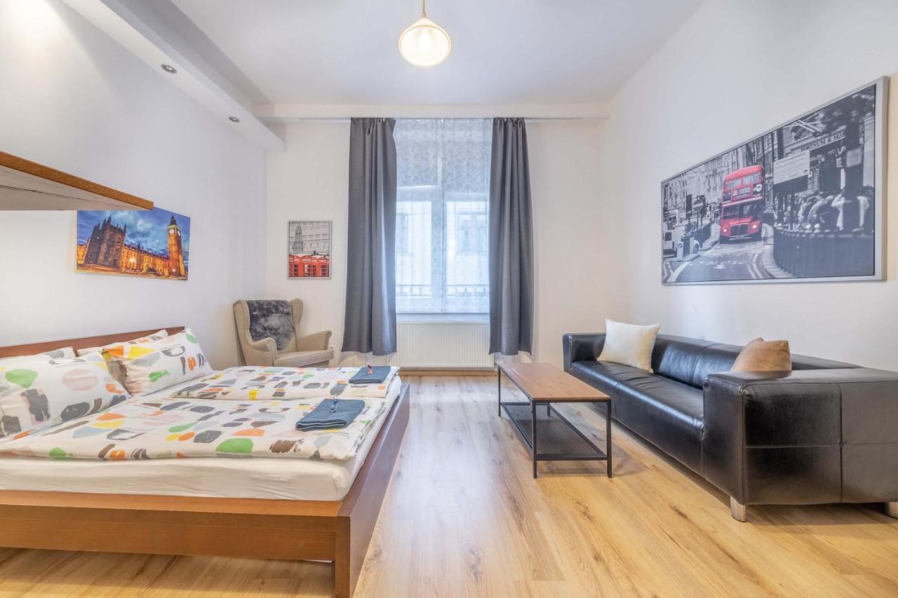 Anastasia 2 Bedrooms Apartment On Vaci Utca Budapest Exterior photo