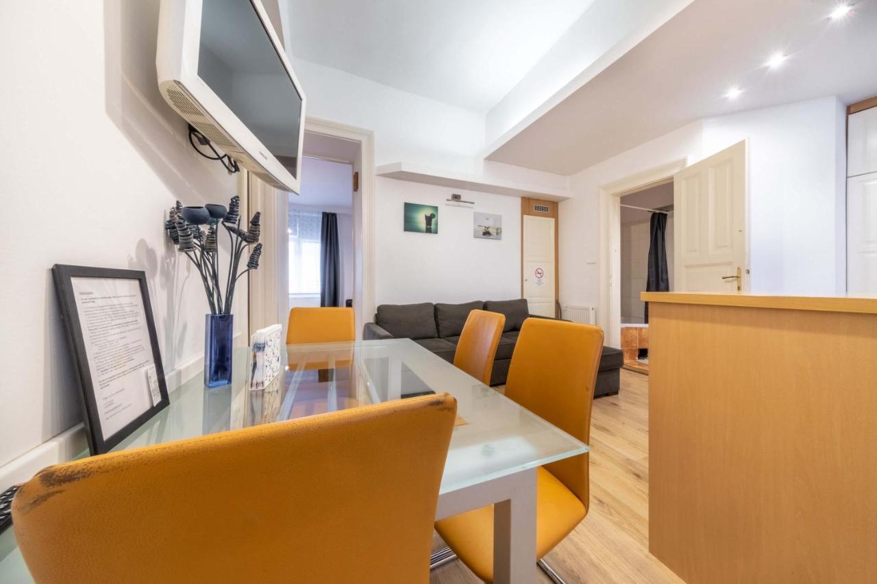 Anastasia 2 Bedrooms Apartment On Vaci Utca Budapest Exterior photo