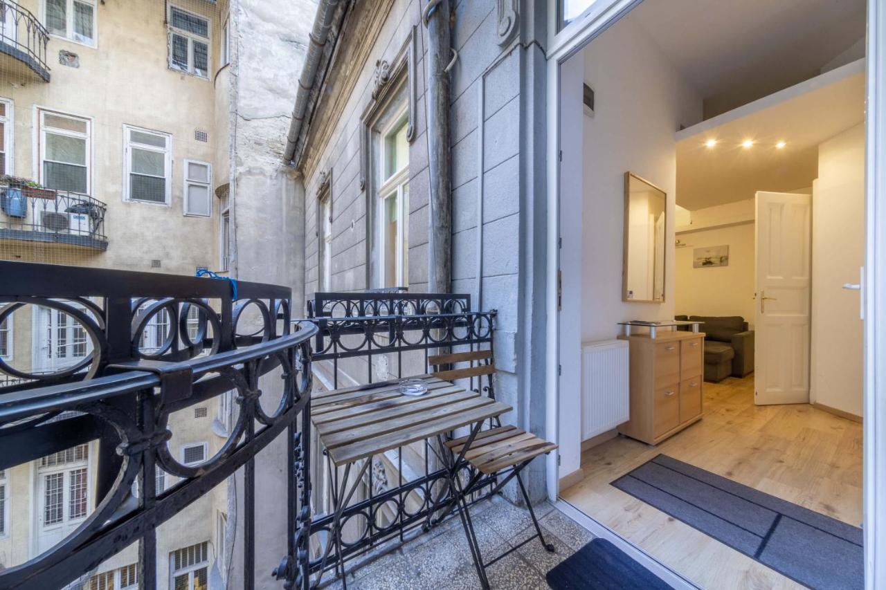Anastasia 2 Bedrooms Apartment On Vaci Utca Budapest Exterior photo