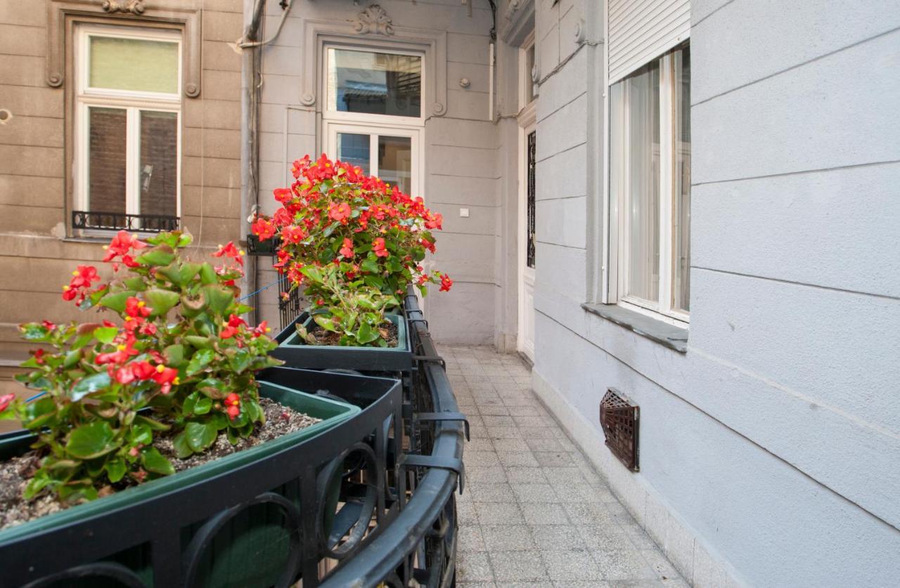 Anastasia 2 Bedrooms Apartment On Vaci Utca Budapest Exterior photo